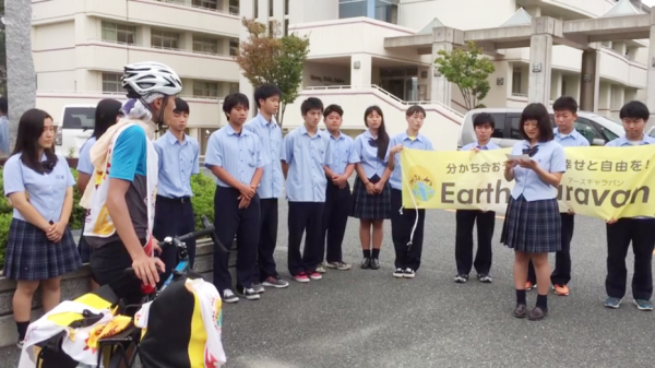 【ピースサイクリング　第３弾　京都→東京】豊橋の桜丘高校生徒さんからお言葉をいただきました。平和の火（原爆の残り火）が管理されている、こちらの平和の塔は、もう30年を迎えるとか。急なお話しにも関わらずご対応くださいました先生方、生徒さん達、ありがとうございました!